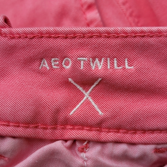 American Eagle Midi Twill Coral Pink Chino  Shorts Women's Size 8 - Picture 11 of 13